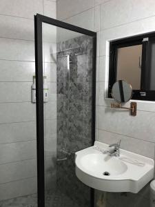 Phòng Tiêu Chuẩn Giường Đôi (Standard Double Room)