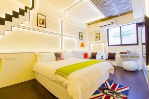 Nhà 3 Phòng Ngủ (Three-Bedroom House)