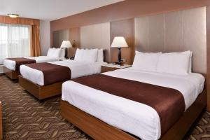 Triple Room with Three Queen Beds room in Best Western Airport Plaza Inn - Los Angeles LAX Airport