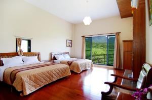 Phòng 4 Người Có Ban Công (Quadruple Room with Balcony)