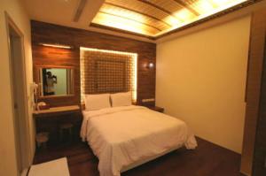 Phòng Giường Đôi Hạng Bình Dân (Budget Double Room)