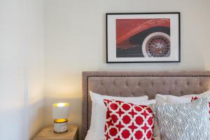 Deluxe Two-Bedroom Apartment with Balcony room in Urban Chic - Covent Garden