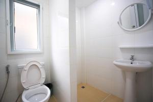Phòng Giường Đôi Hạng Bình Dân (Budget Double Room)
