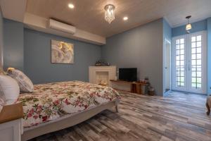 Phòng Deluxe giường đôi có ban công (Deluxe Double Room with Balcony)