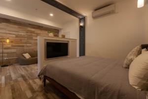 Phòng Deluxe Lớn Giường Đôi Có Bồn Tắm (Deluxe Large Double Room with Bathtub)