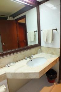 Tiêu chuẩn giường đôi hoặc 2 giường (Standard Double or Twin)