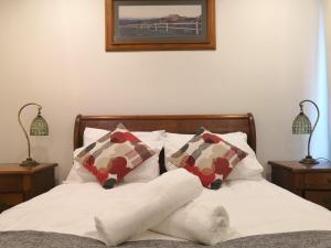 2 Bedroom Apartment Big Courtyard Sydney Australia J2ski