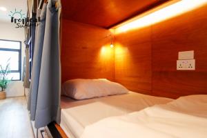 Phòng Bốn Người Có Phòng Tắm Dùng Chung (Quadruple Room with Shared Bathroom)