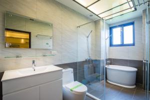 Phòng Deluxe 4 Người (Deluxe Quadruple Room)