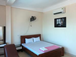 Phòng Tiêu Chuẩn Giường Lớn (Standard King Room)
