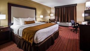 King Room - Disability Access - Non Smoking room in Best Western Plus Strawberry Inn & Suites