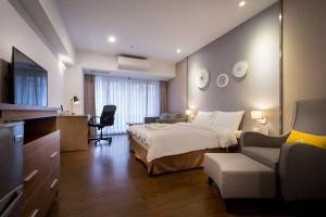 Phòng Giường Đôi Có Ban Công (Double Room with Balcony)