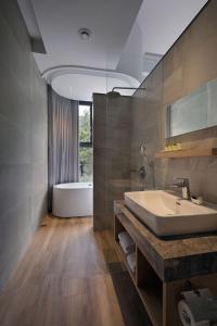 Phòng Loại Sang Giường Đôi (Deluxe Double Room)