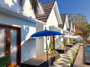 Suite Có Giường Cỡ King Nhìn Ra Hồ Bơi (King Suite with Pool View)