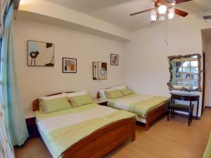 Phòng 4 Người Có Ban Công (Quadruple Room with Balcony)