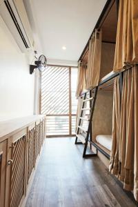 Deluxe Family Suite room in Vann Bangkok Boutique House