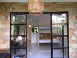 Giường Tầng Trong Phòng Ngủ Tập Thể Cho Nam Và Nữ (Bunk Bed in Mixed Dormitory Room)