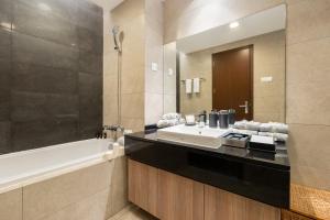 Căn Gia Đình 2 Phòng Ngủ (2 Bedroom Family Room)