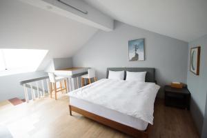 Phòng Giường Đôi Lớn (Large Double Room)
