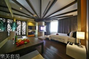 Phòng Deluxe Giường Đôi Có Bồn Tắm (Deluxe Double Room with Bath)