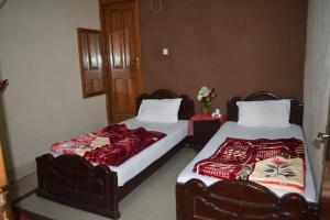 Twin Room room in Hotel Kashmir International