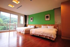 Phòng Tiêu Chuẩn 4 Người (Standard Quadruple Room)