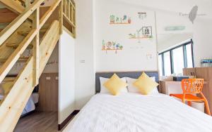 Suite Gia Đình Có Ban Công (Family Suite with Balcony)