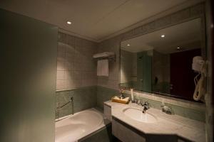Junior Jacuzzi suite room in Executives Hotel - Olaya