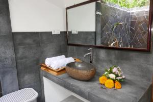Bungalow 2 Phòng Ngủ (Two-Bedroom Bungalow)