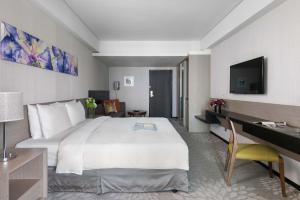 Phòng Giường Lớn Sang Trọng Hướng Đại Dương (Luxury King Room with Ocean View)