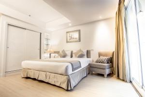 Studio room in Hope Land Hotel Sukhumvit 24 (SHA Extra Plus)