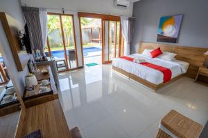 Phòng Giường Đôi/2 Giường Đơn Nhìn Ra Hồ Bơi (Double or Twin Room with Pool View)