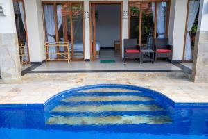 Phòng Giường Đôi/2 Giường Đơn Nhìn Ra Hồ Bơi (Double or Twin Room with Pool View)