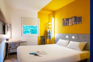 Standard Double Room room in ibis budget Amsterdam Airport