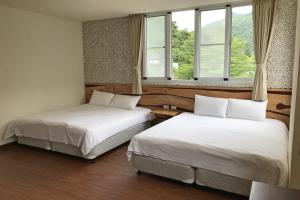 Phòng 4 Người Có Bồn Tắm (Quadruple Room with Bath)