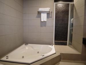 Phòng Giường Đôi có Gara (Double Room with Garage)