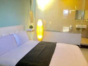 Phòng Giường Đôi Có Phòng Tắm Riêng (Double Room with Private Bathroom)