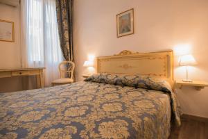 Double or Twin Room with Private Bathroom room in Albergo Casa Peron