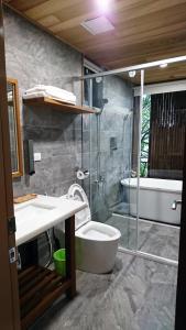 Phòng Deluxe Giường Đôi Có Bồn Tắm (Deluxe Double Room with Bath)