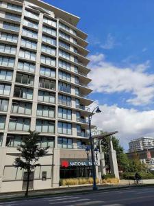 2 Bedroom No 3 Rd Apartment Skytrain Richmond Canada J2ski