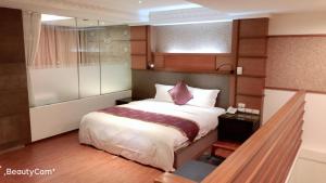 Phòng Standard giường đôi (Standard Double Room)