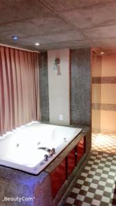 Phòng Loại Sang Giường Đôi (Deluxe Double Room)