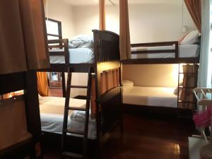 Phòng Nghỉ Tập Thể Cho Cả Nam Và Nữ (Mixed Dormitory)