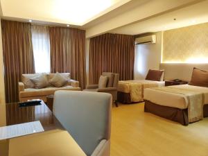 Imperial Palace Suites image 2