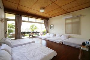 Phòng Gia Đình Nhìn Ra Biển (Family Room with Sea View)