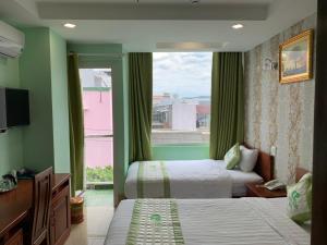 Phòng 2 giường đơn có ban công (Twin Room with Balcony)