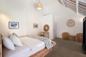 Phòng Đôi Loại Sang (Deluxe Double Room)