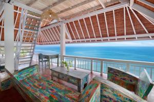 Phòng Gia Đình Nhìn Ra Biển (Family Room with Sea View)