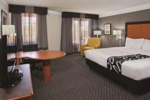 King Suite room in La Quinta by Wyndham Tucson Airport