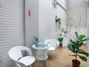 Phòng Comfort 3 Người Có Vòi Sen (Comfort Triple Room with Shower)